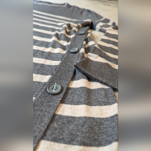 Betty Barclay grey/cream striped knitted top XL - Picture 4 of 6